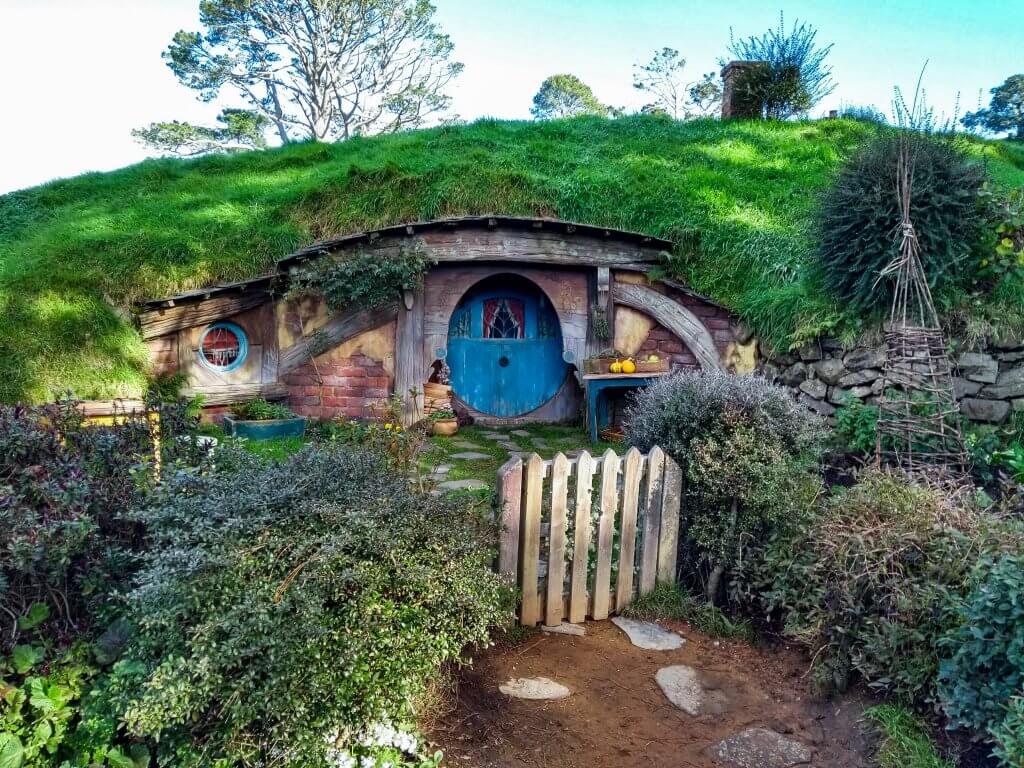 hobbiton hobbit hole 