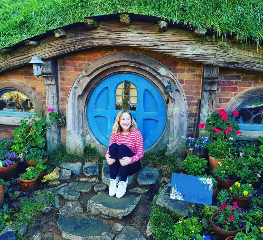 hobbiton hobbit hole with me