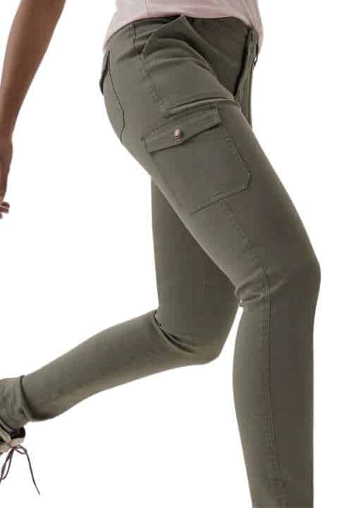 Product image of hiking trousers with a pocket on the leg from BAM. 